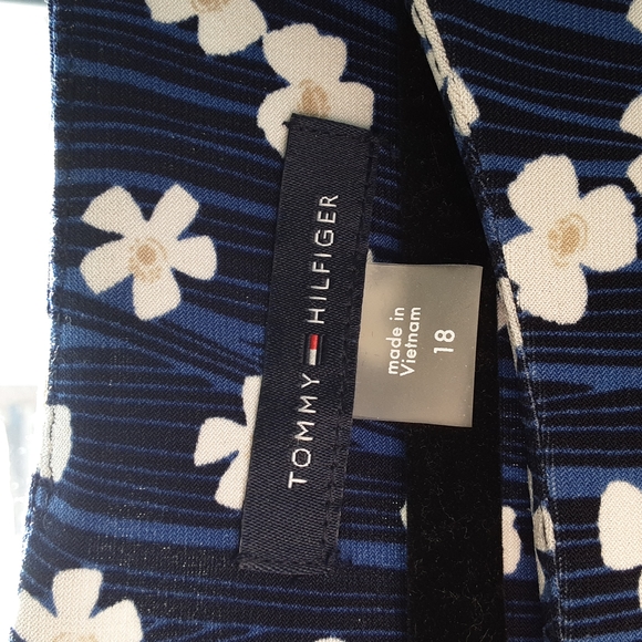 Tommy Hilfiger dress - Picture 2 of 4